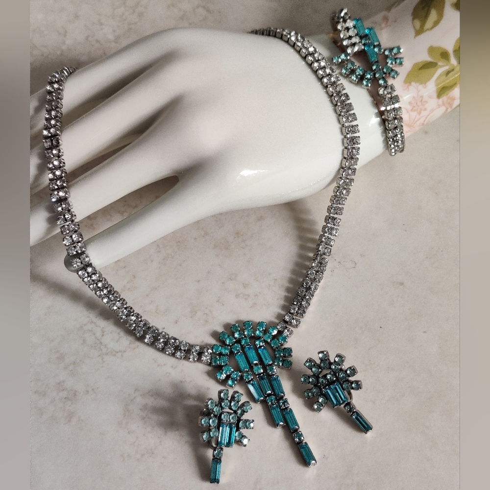 Stunning Art Deco Crystal Necklace, Bracelet and Earrings Set Statement - Picture 6 of 14